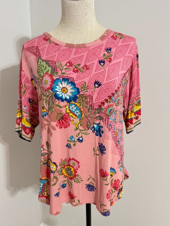 Johnny Was Tops - JOHNNY WAS Pink Knit Floral Pattern Top